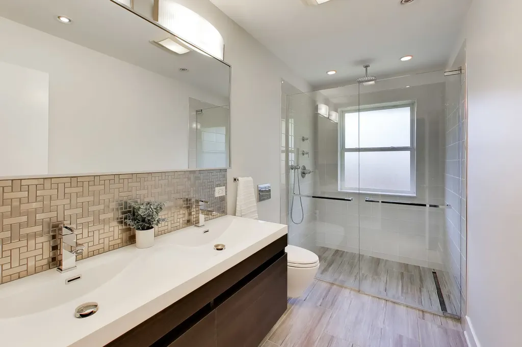 818 East Avenue Park Ridge IL 60068