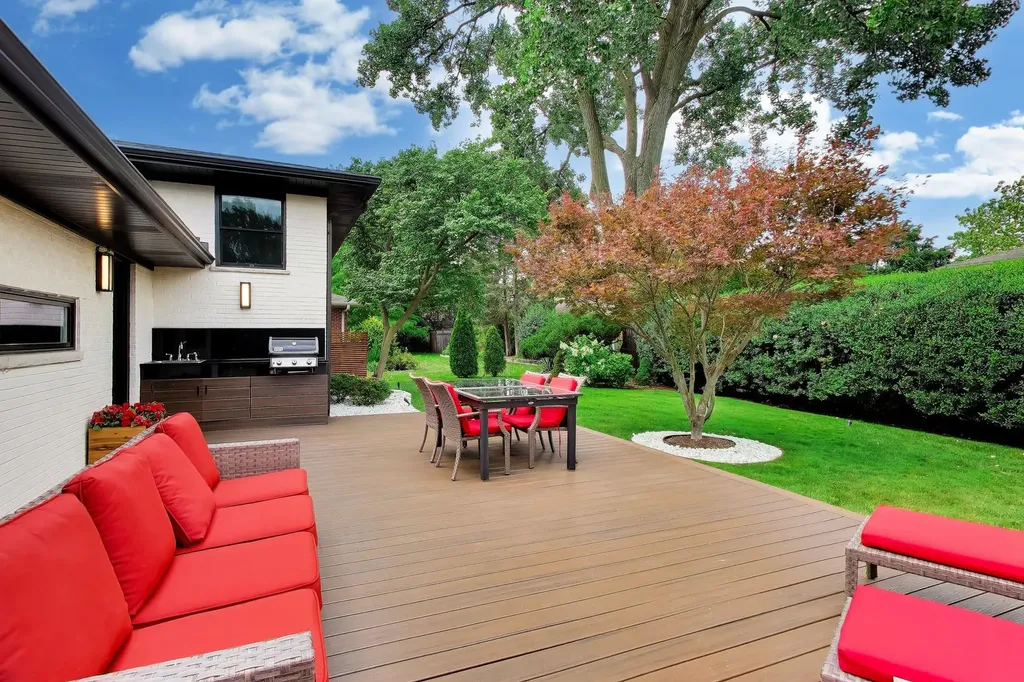818 East Avenue Park Ridge IL 60068