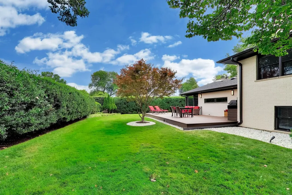 818 East Avenue Park Ridge IL 60068