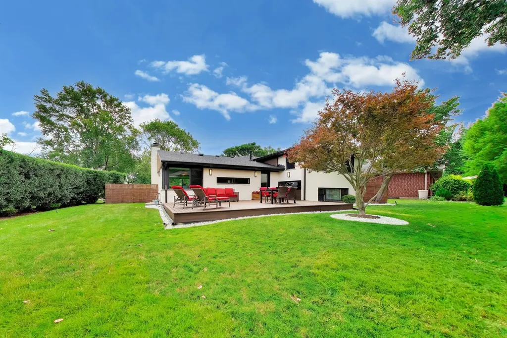 818 East Avenue Park Ridge IL 60068