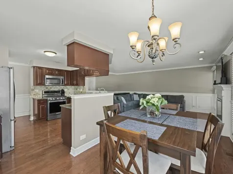 301 Lynwood Circle Bloomingdale IL 60108
