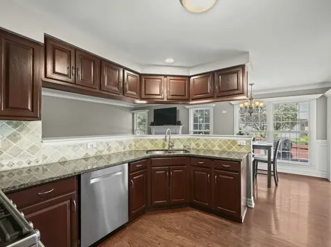 301 Lynwood Circle Bloomingdale IL 60108