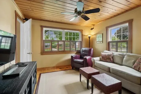 407 North Prospect Manor Avenue Mount Prospect IL 60056