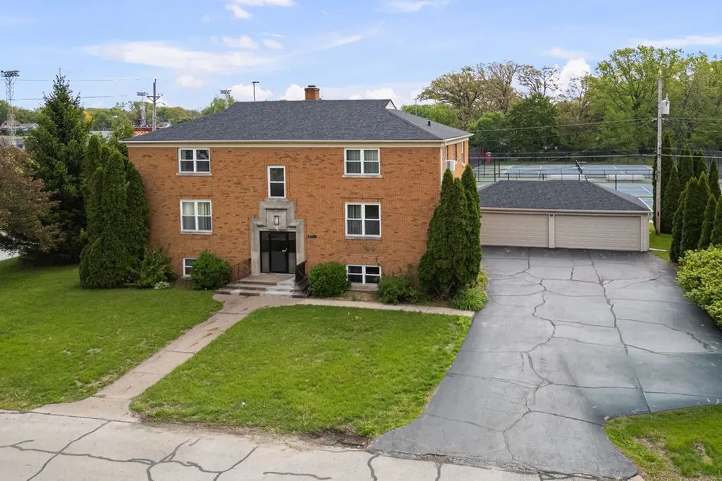 2505 15 Street Rock Island IL 61201