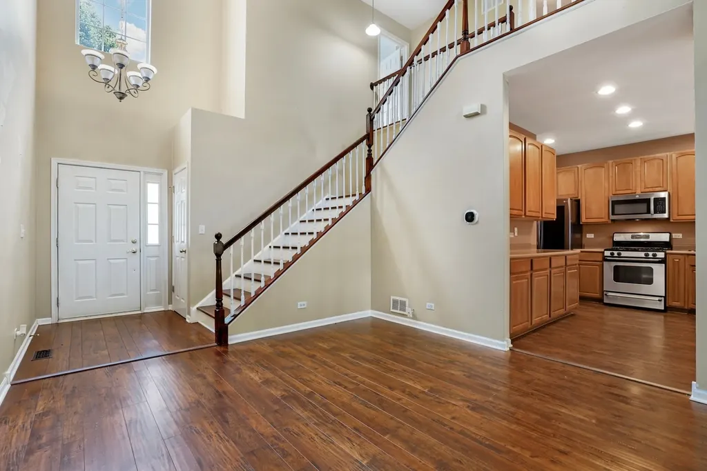444 Jamestown Court Aurora IL 60502
