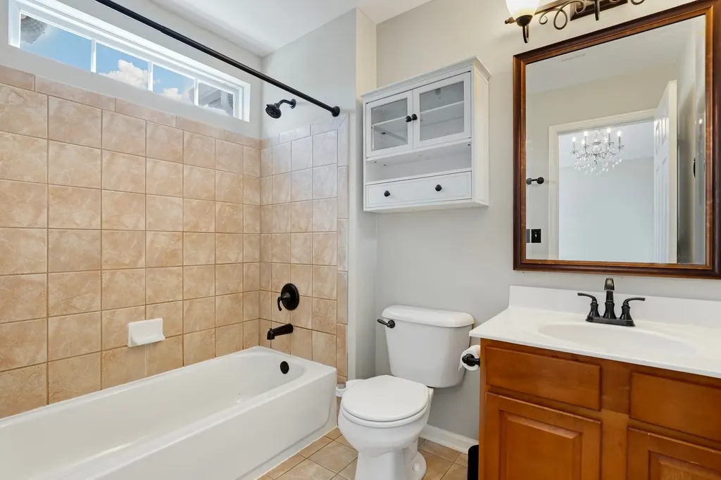 444 Jamestown Court Aurora IL 60502
