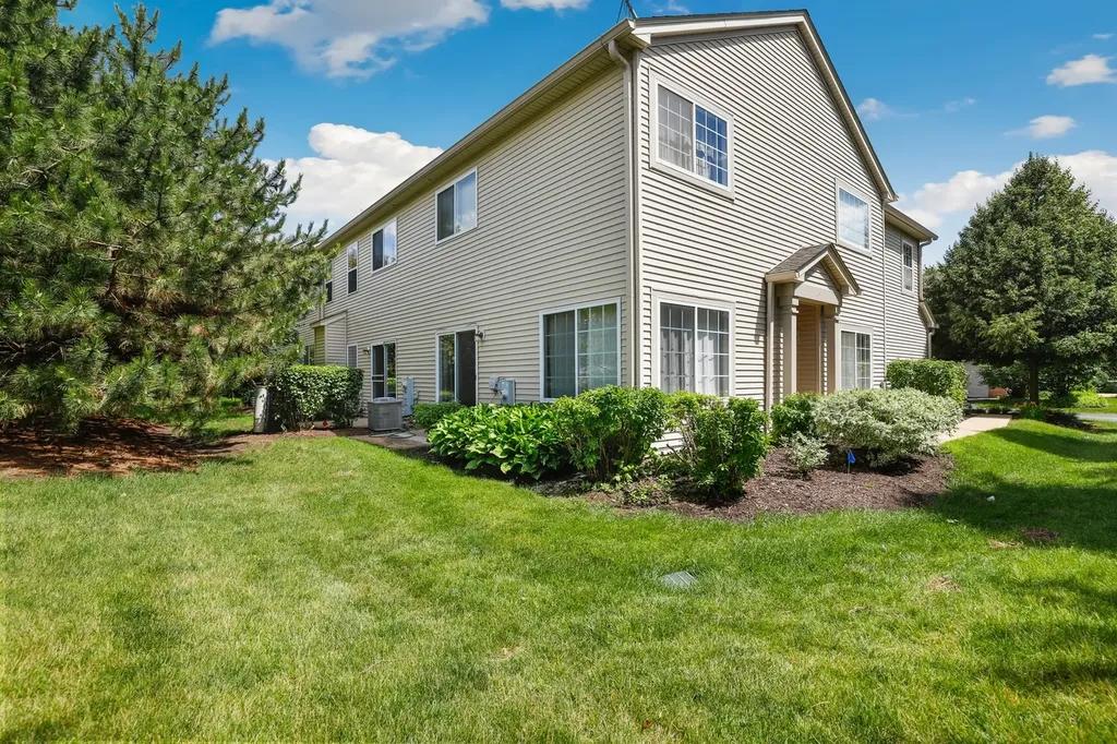 444 Jamestown Court Aurora IL 60502