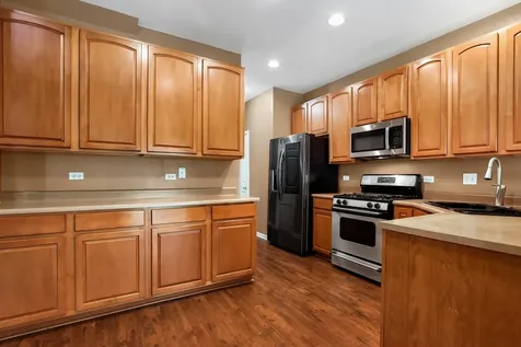 444 Jamestown Court Aurora IL 60502