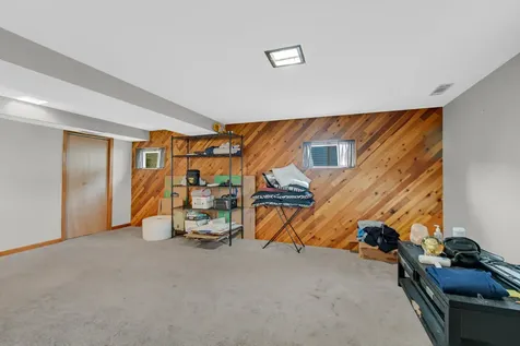 8622 West 90th Place Hickory Hills IL 60457