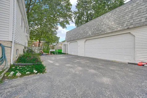 8622 West 90th Place Hickory Hills IL 60457