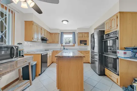 8622 West 90th Place Hickory Hills IL 60457