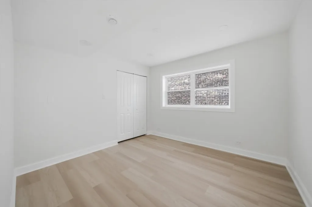 7914 South Essex Avenue Chicago IL 60617