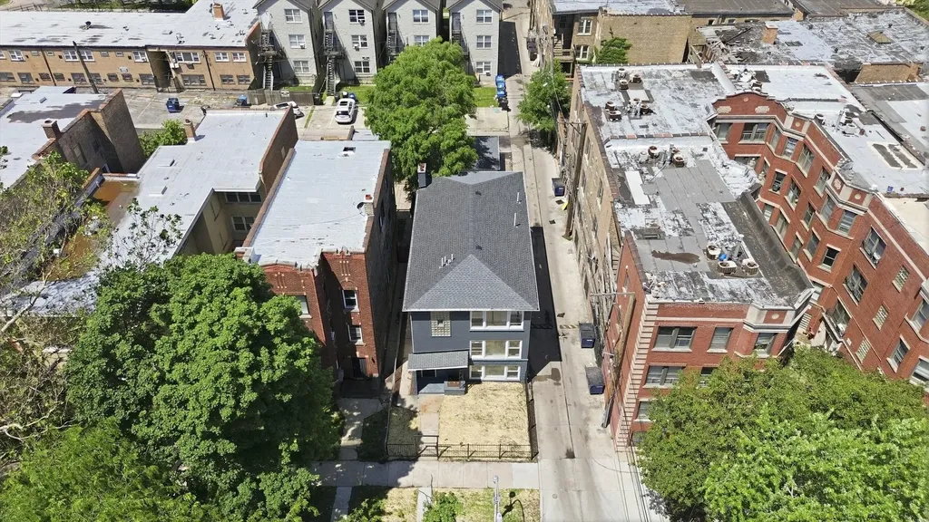 7914 South Essex Avenue Chicago IL 60617
