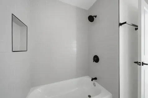 7914 South Essex Avenue Chicago IL 60617