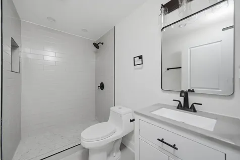 7914 South Essex Avenue Chicago IL 60617