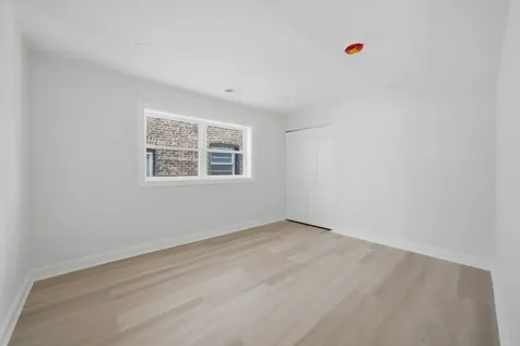 7914 South Essex Avenue Chicago IL 60617