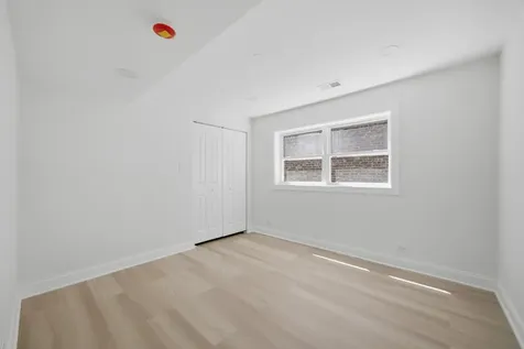 7914 South Essex Avenue Chicago IL 60617