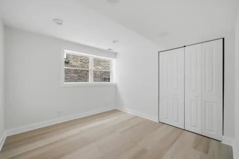7914 South Essex Avenue Chicago IL 60617