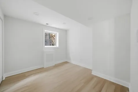7914 South Essex Avenue Chicago IL 60617