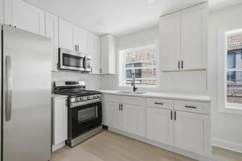 7914 South Essex Avenue Chicago IL 60617
