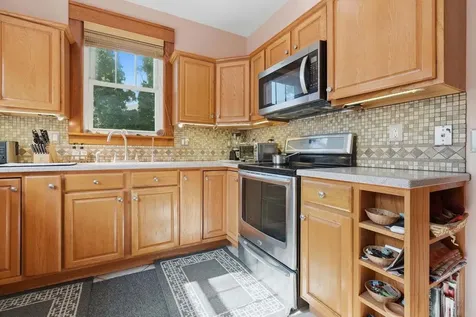 56 Whites Place Bloomington IL 61701