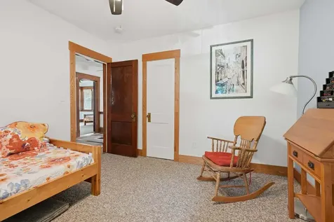 56 Whites Place Bloomington IL 61701