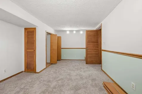 56 Whites Place Bloomington IL 61701