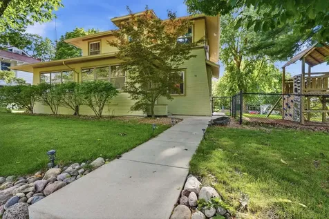 56 Whites Place Bloomington IL 61701
