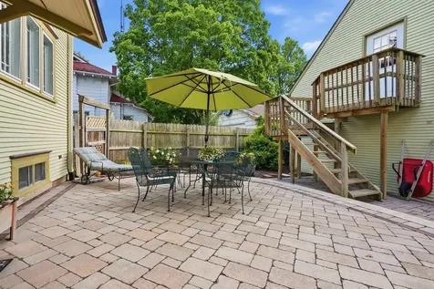 56 Whites Place Bloomington IL 61701
