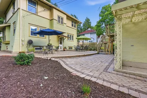 56 Whites Place Bloomington IL 61701
