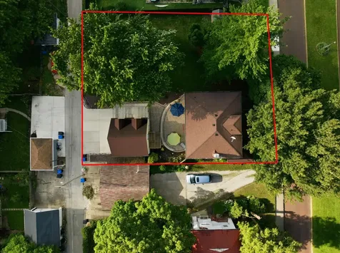 56 Whites Place Bloomington IL 61701