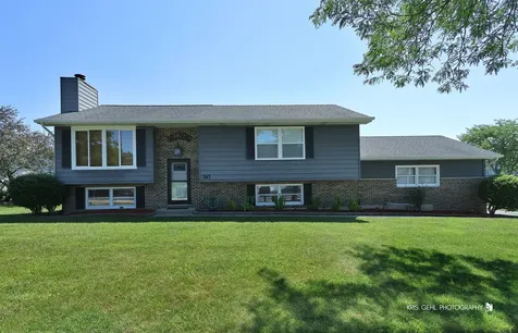 747 Monroe Drive Lindenhurst IL 60046