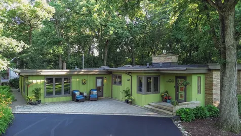 8623 South Roma Road Palos Park IL 60464