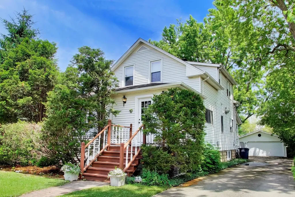 671 South 5th Avenue Des Plaines IL 60016