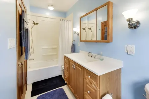 671 South 5th Avenue Des Plaines IL 60016