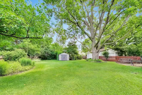 671 South 5th Avenue Des Plaines IL 60016