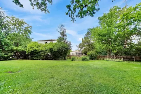 671 South 5th Avenue Des Plaines IL 60016
