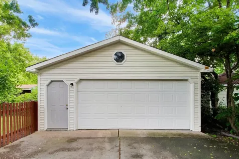 671 South 5th Avenue Des Plaines IL 60016