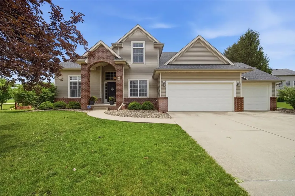 9 Brookline Court Bloomington IL 61705