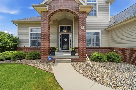 9 Brookline Court Bloomington IL 61705