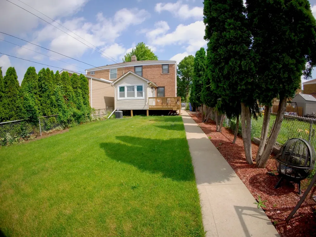 5153 West 64th Place Chicago IL 60638
