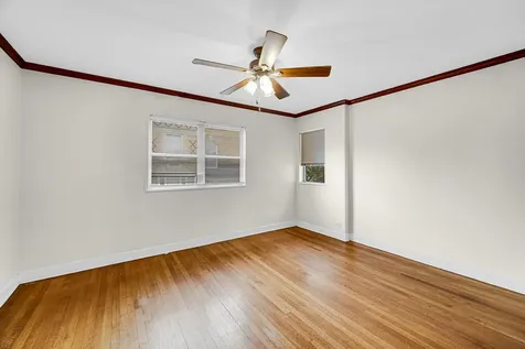 7248 North Ridge Boulevard Chicago IL 60645