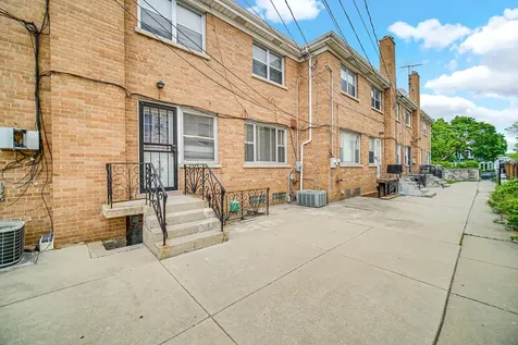 7248 North Ridge Boulevard Chicago IL 60645