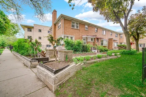 7248 North Ridge Boulevard Chicago IL 60645