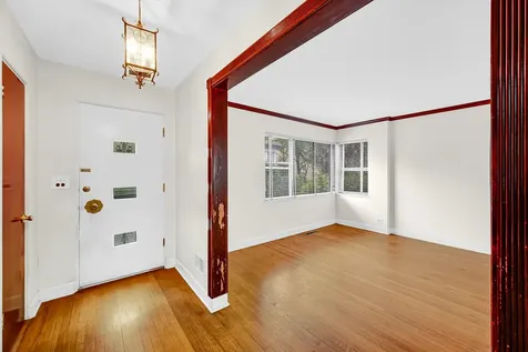 7248 North Ridge Boulevard Chicago IL 60645