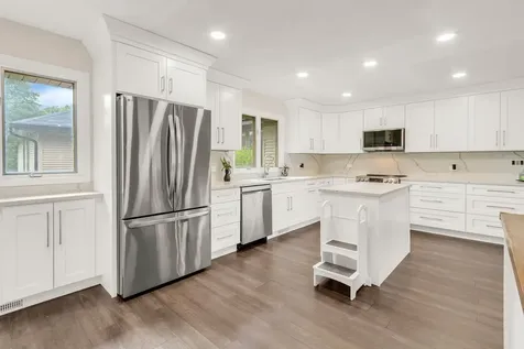 11N025 Burlington Road Hampshire IL 60140