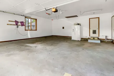11N025 Burlington Road Hampshire IL 60140