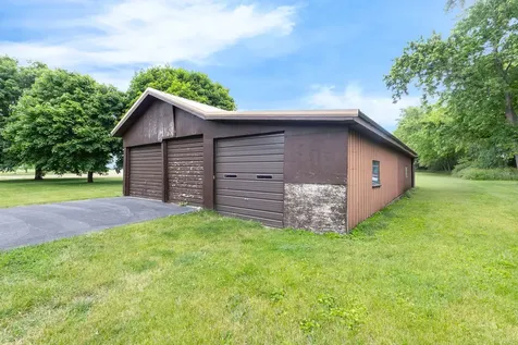 11N025 Burlington Road Hampshire IL 60140