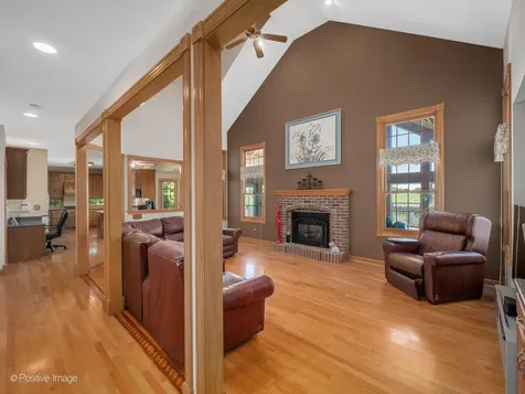 38W070 Spring Green Way Batavia IL 60510