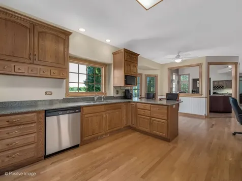 38W070 Spring Green Way Batavia IL 60510